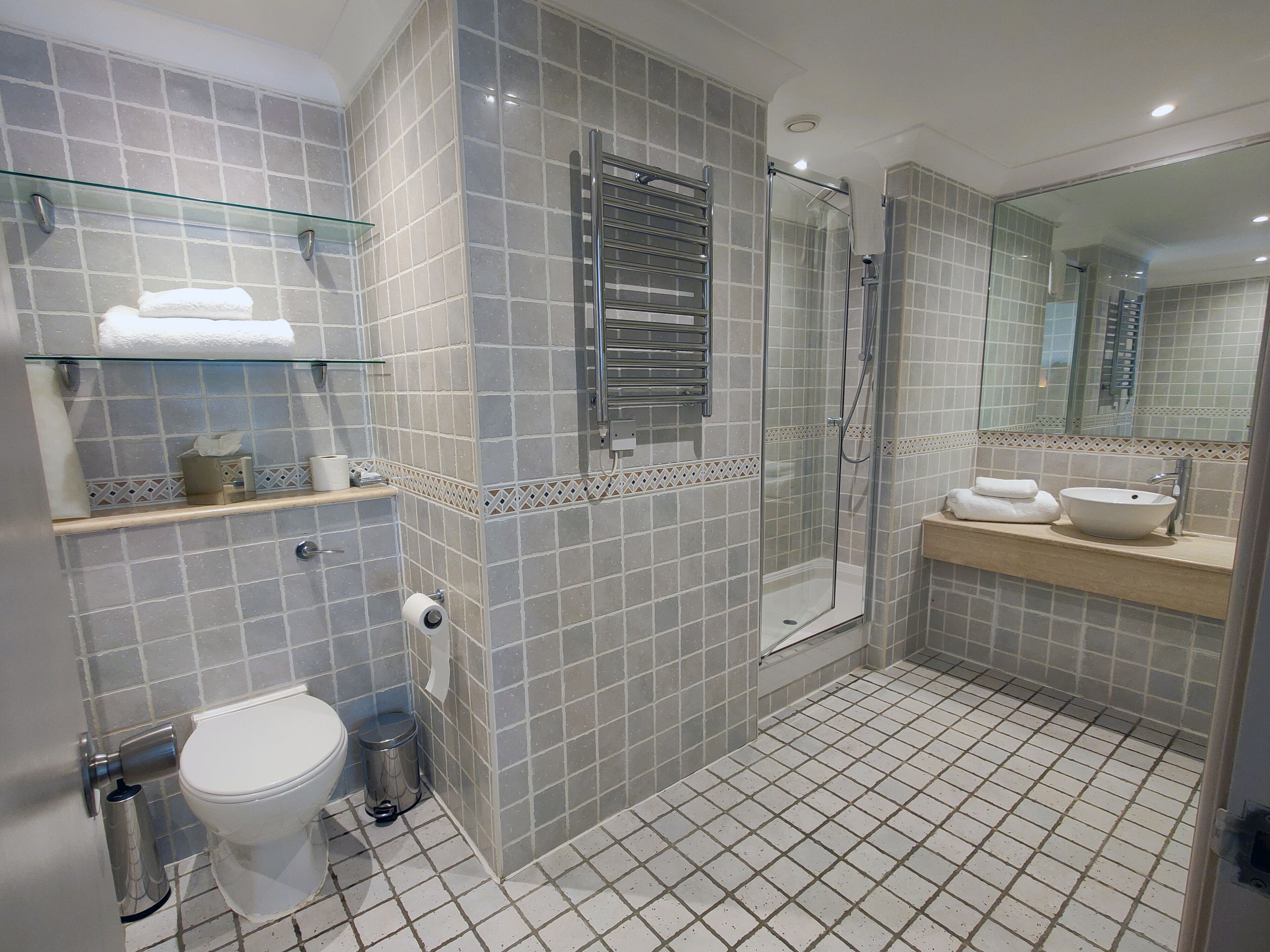 suite, main house | bathroom | free toiletries, hair dryer, towels