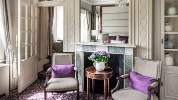 Junior Suite | Premium bedding, pillow-top beds, in-room safe, desk