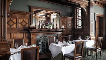 2 restaurantes; se sirven desayunos