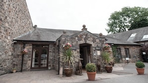 Property entrance - Seiont Manor Hotel (Caernarfon)