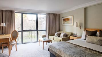 Family Double or Twin Room | Premium bedding, in-room safe, desk, laptop workspace