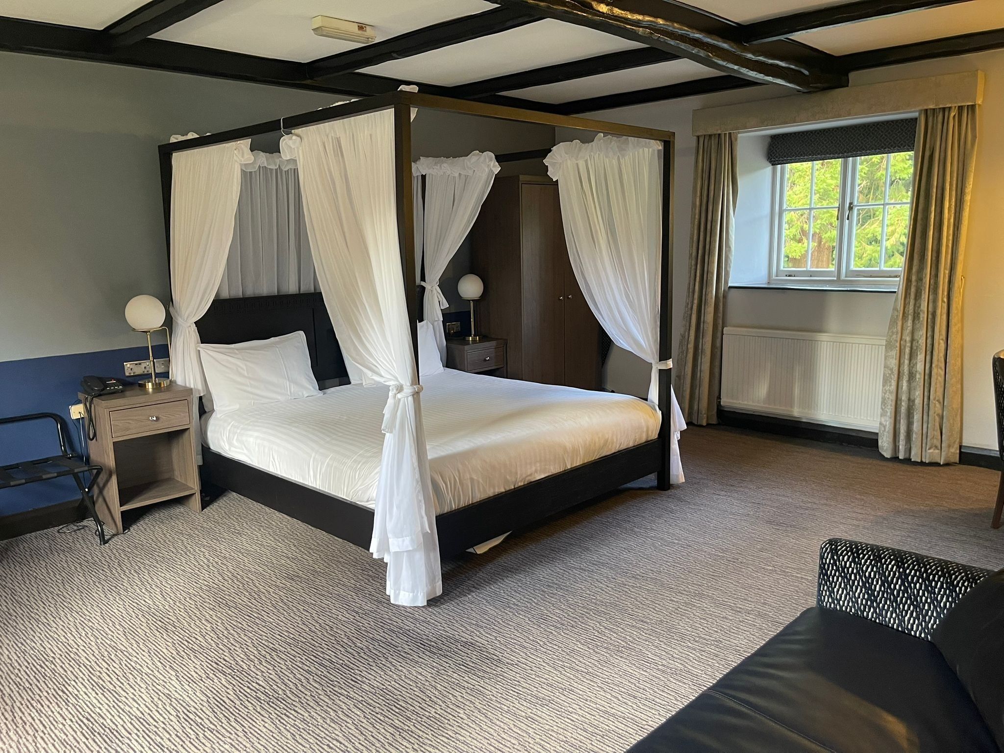 Queen Suite | In-room safe, individually furnished, desk, iron/ironing board