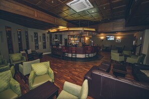 Bar (trong khuôn viên)