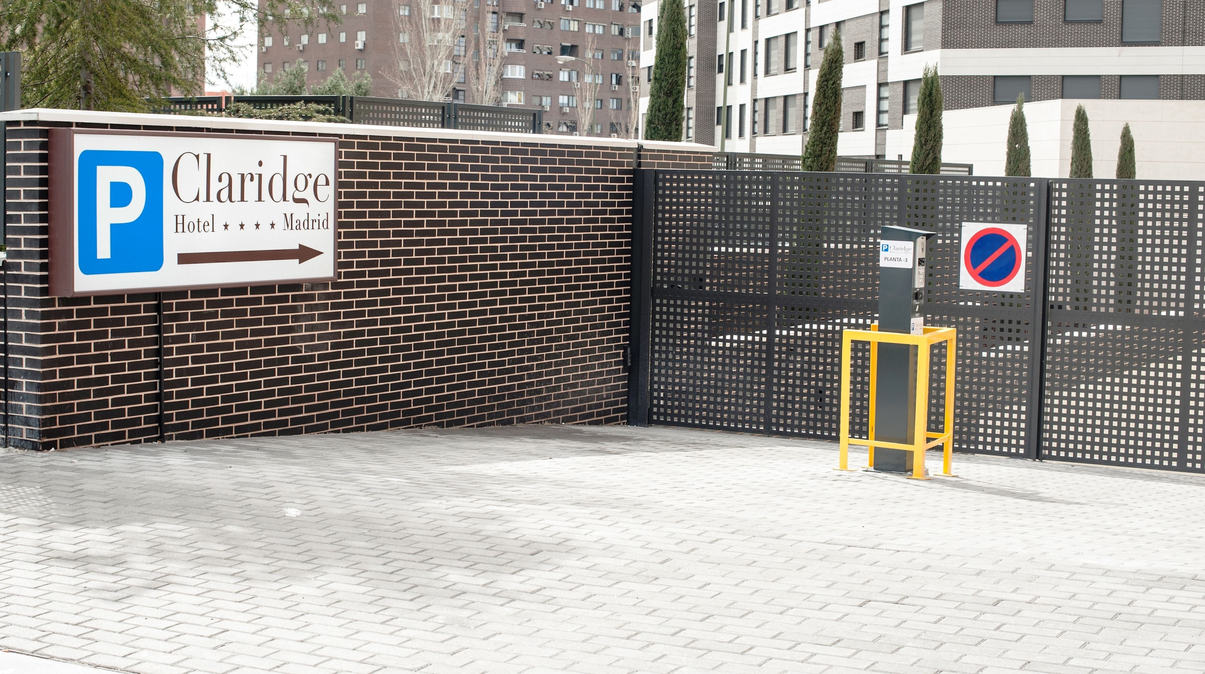 self-parking (surcharge) 22 per day