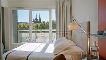 Superior Room, 1 Queen Bed, Balcony, Mountain View (Vue sur Puy de Dôme & la Cathédrale) | Premium bedding, in-room safe, individually furnished, desk