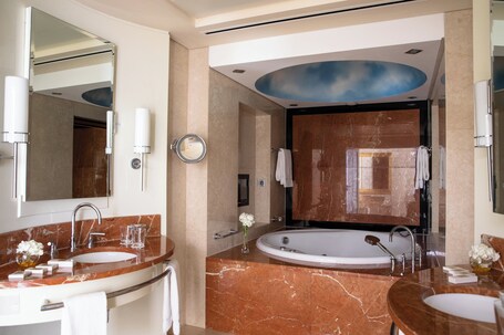 Jumeirah Emirates Towers Dubai - Image 156