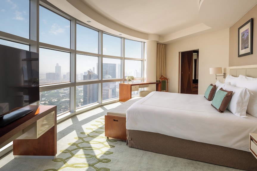 Emirates Towers Dubai Hotel with Tabby or Tamara 2 Emirates Towers Dubai Hotel: Ultimate Luxury Stay Experience