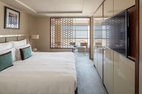 Jumeirah Emirates Towers Dubai - Image 44