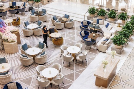 Jumeirah Emirates Towers Dubai - Image 12