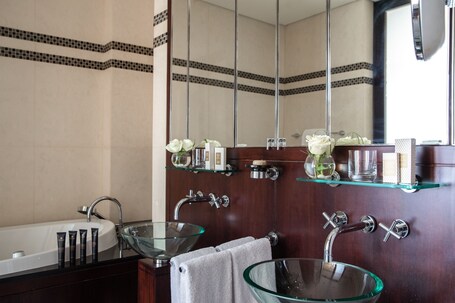 Jumeirah Emirates Towers Dubai - Image 109