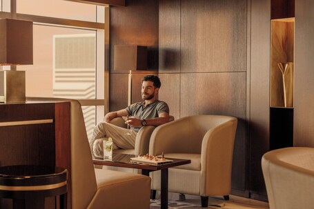 Jumeirah Emirates Towers Dubai - Image 86