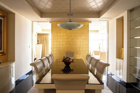 Jumeirah Emirates Towers Dubai - Image 111