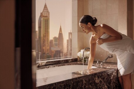 Jumeirah Emirates Towers Dubai - Image 87