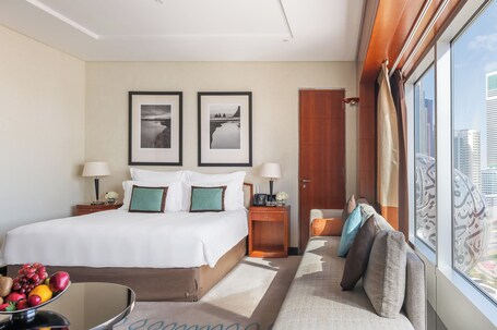 Jumeirah Emirates Towers Dubai - Image 161