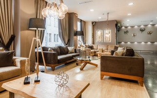 Sala de estar en el lobby