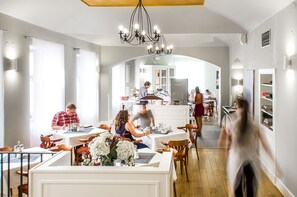 Daily buffet breakfast (EUR 20 per person) - Three Crowns Hotel Prague (Prague)