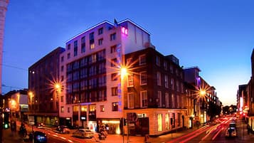 Façade de l’hébergement - soirée/nuit