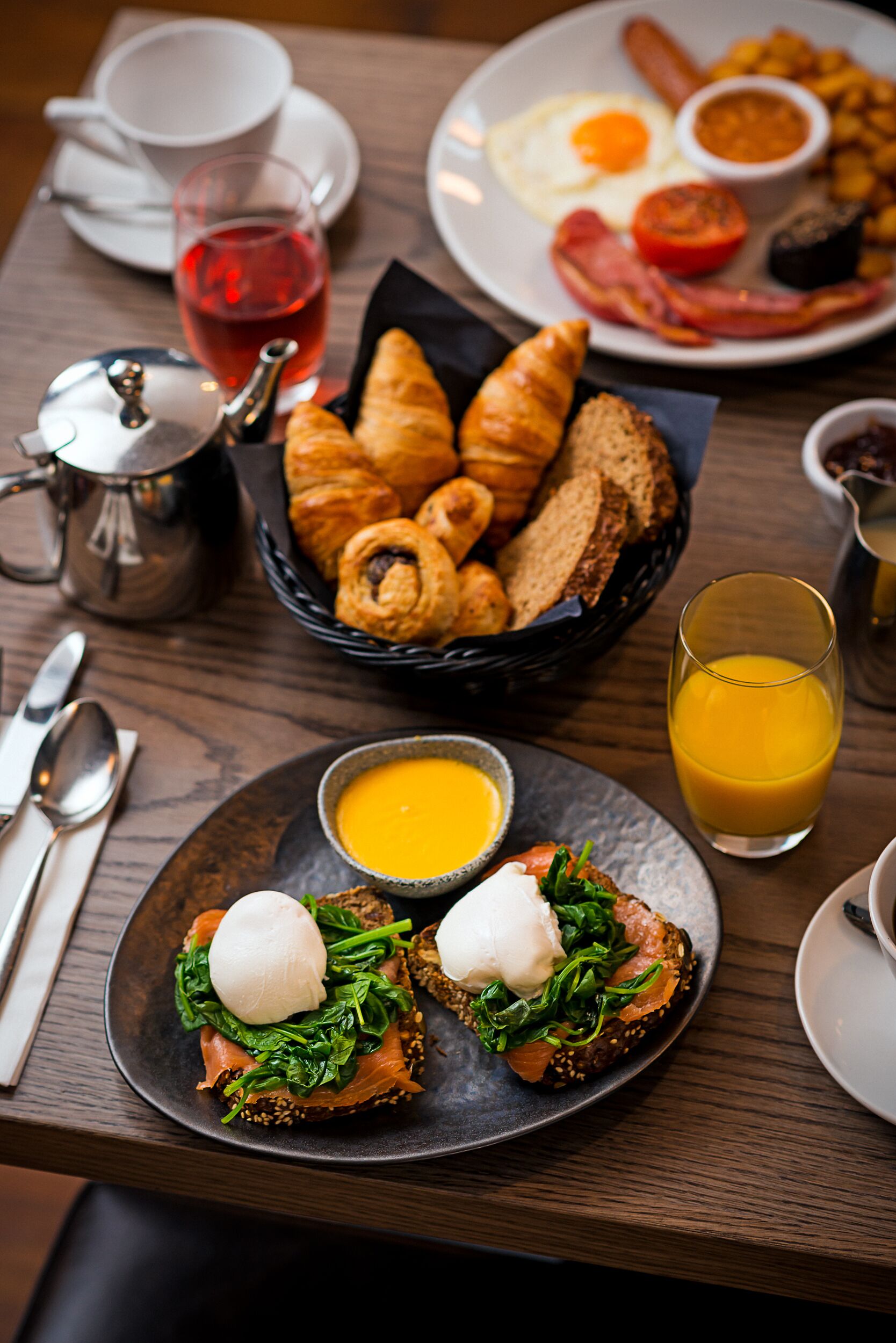 breakfast, lunch and dinner served