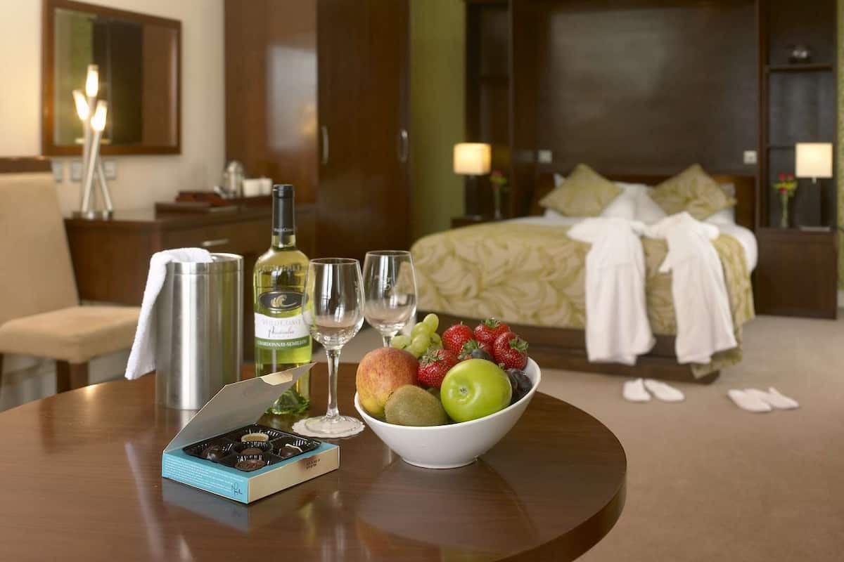 in-room safe, desk, iron/ironing board, free wifi