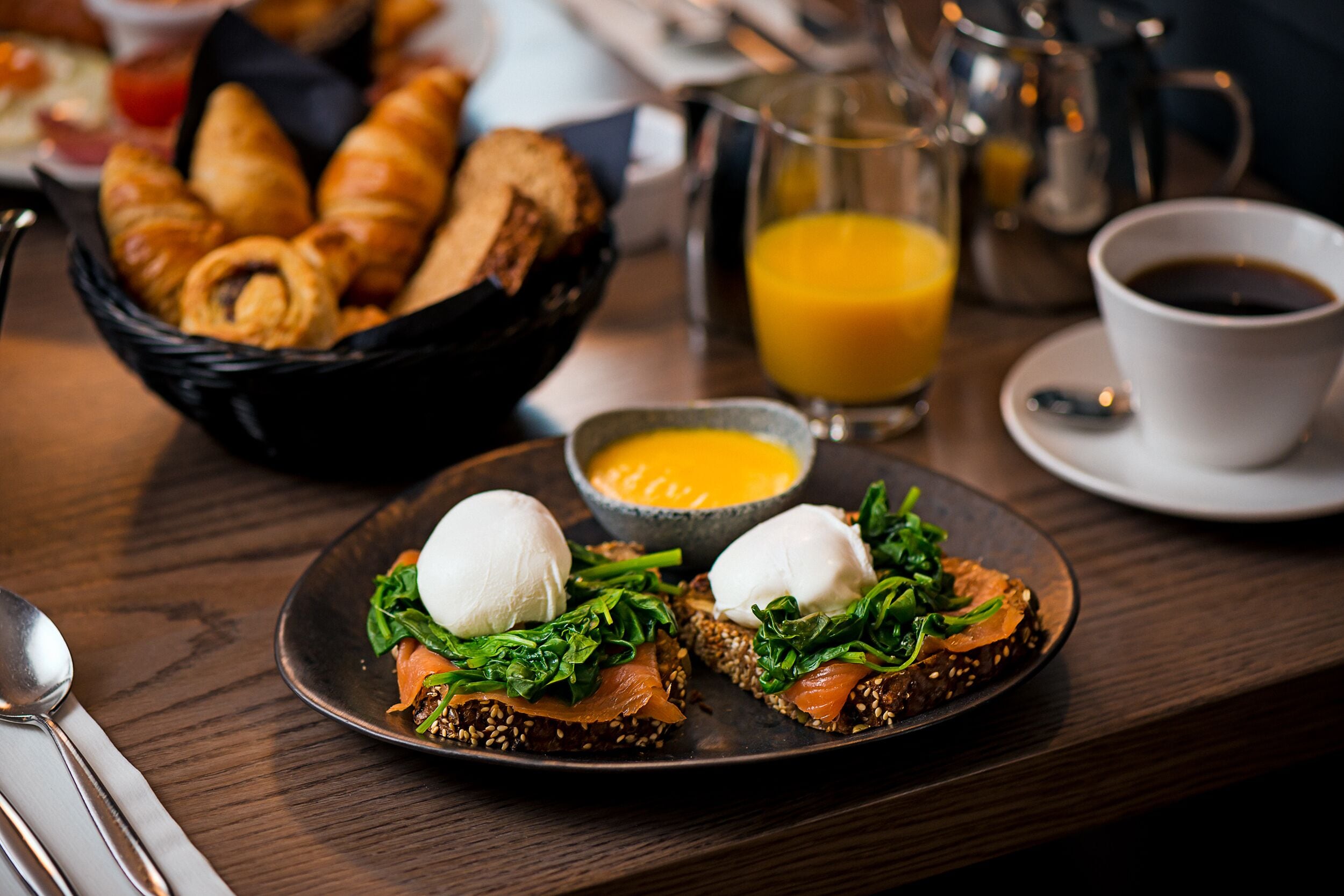 breakfast, lunch and dinner served