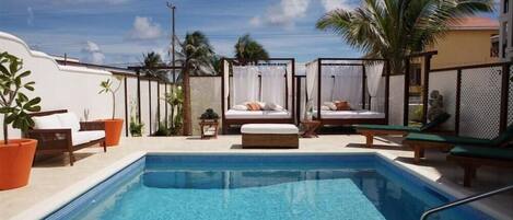 2 outdoor pools, sun loungers