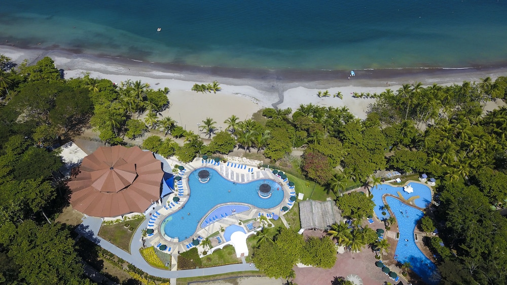 Club de Playa Punta Leona by null