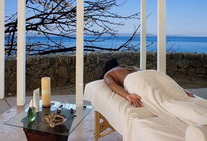 Body treatments, aromatherapy, massages on the beach, body wraps