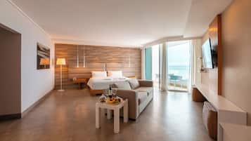 Junior Suite | Premium bedding, minibar, in-room safe, desk