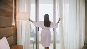 Couples treatment room(s), hydrotherapy, body scrubs, massages
