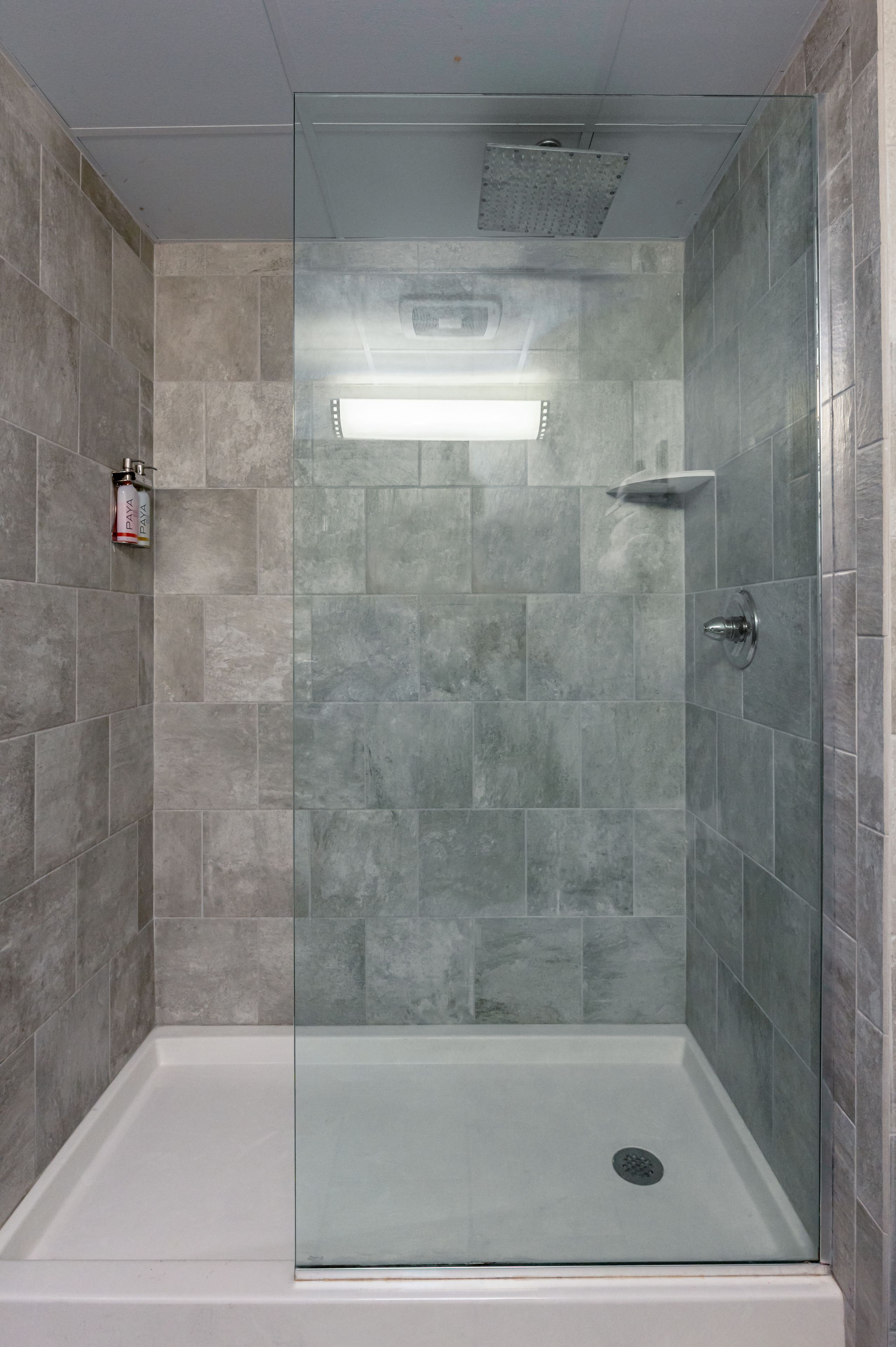 Deluxe Room, 2 Queen Beds, Park View (Classic Queen) | Bathroom shower