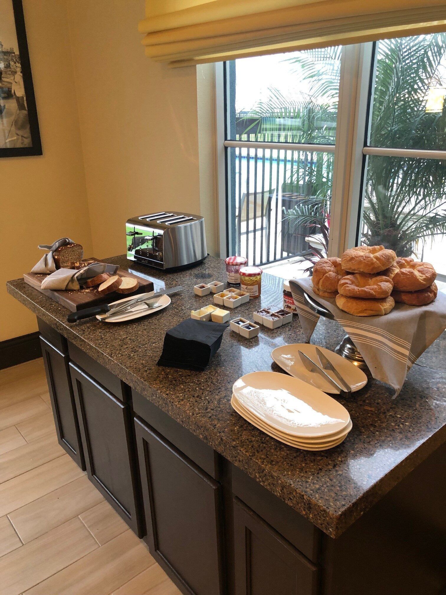 Frokostbuffé hver dag (USD 14 per person)