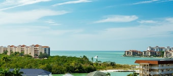Olde Marco Island Inn and Suites