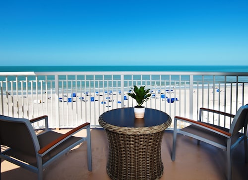 Beach House Suites by the Don CeSar