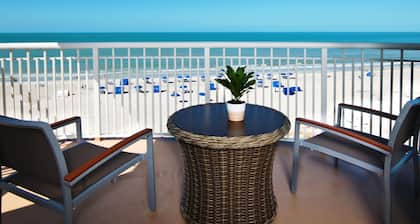 Beach House Suites by the Don CeSar