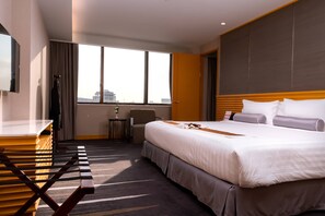 ห้องสวีท | เครื่องนอนระดับพรีเมียม, ผ้านวมขนเป็ด, มินิบาร์, ตู้นิรภัยในห้องพัก