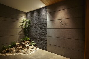 3 restaurants, breakfast, lunch served; local and international cuisine