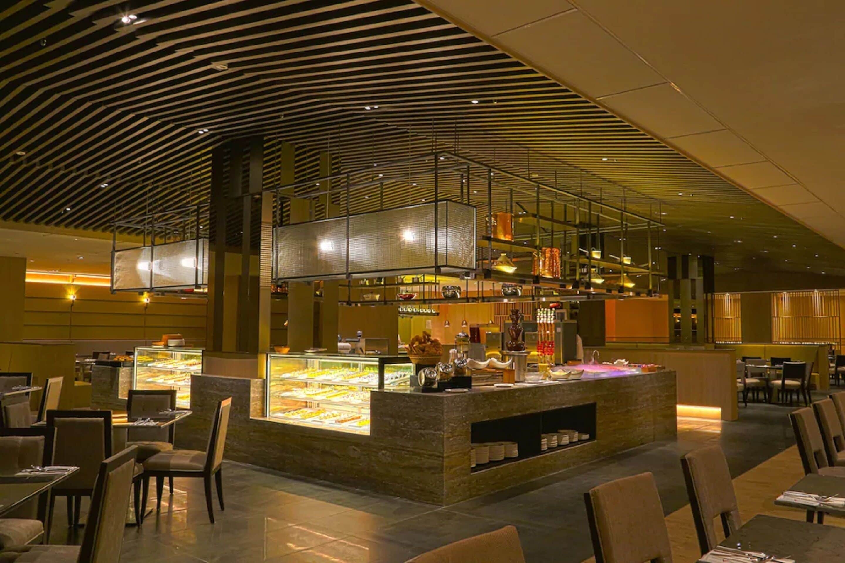 5 restaurants, breakfast, lunch, dinner served; Taiwanese cuisine 