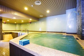 Couples treatment room(s), body treatments, aromatherapy, body wraps