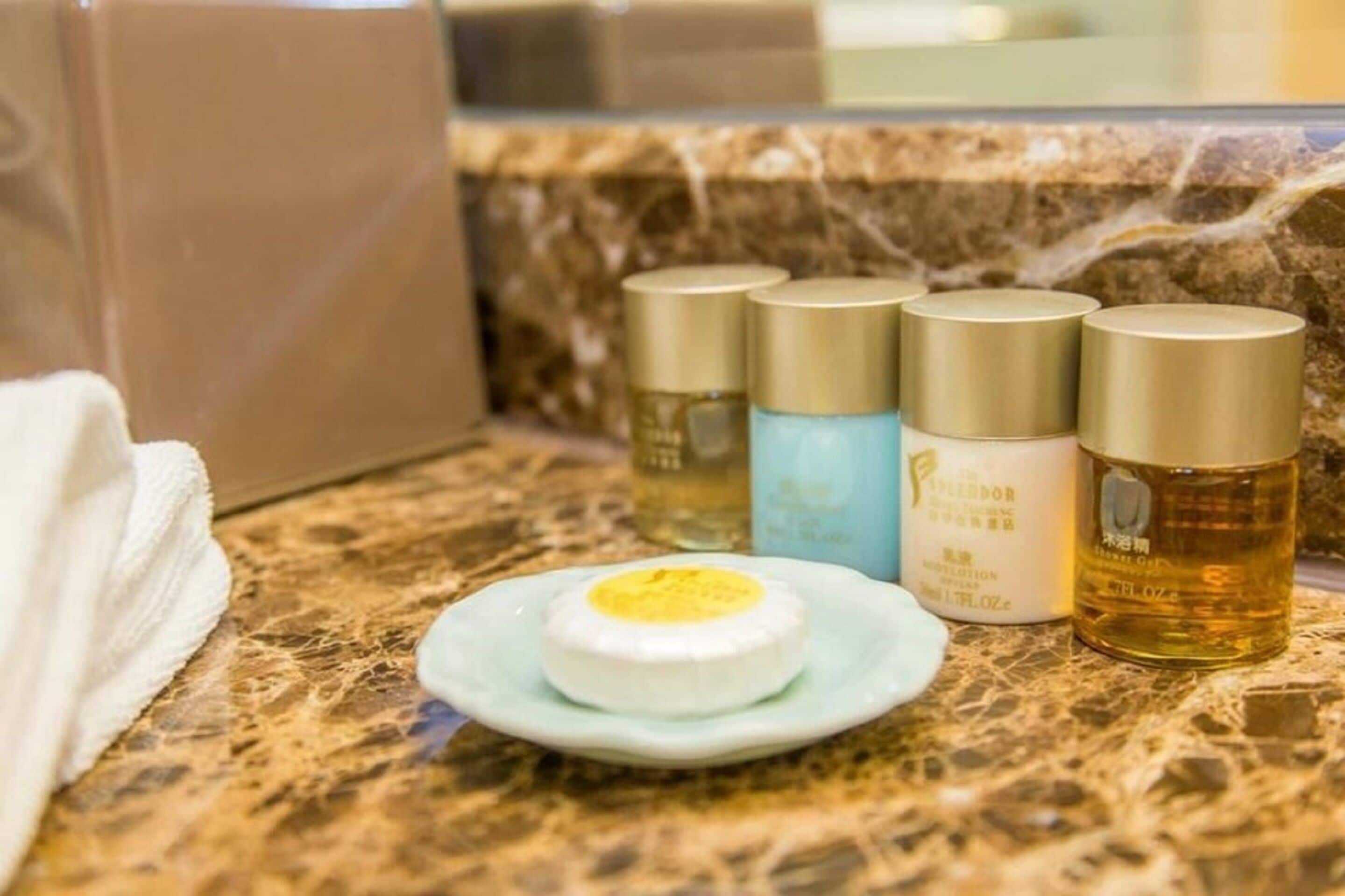 premium bedding, down duvets, in-room safe, desk