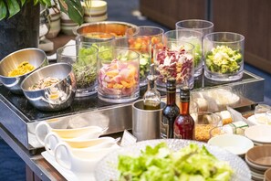 Daily continental breakfast (JPY 3500 per person)