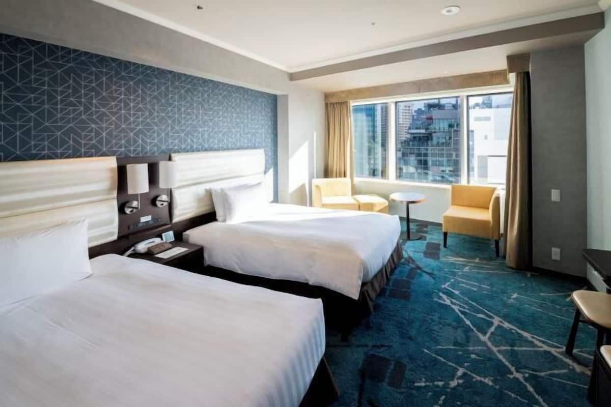 Premium bedding, in-room safe, blackout drapes, iron/ironing board