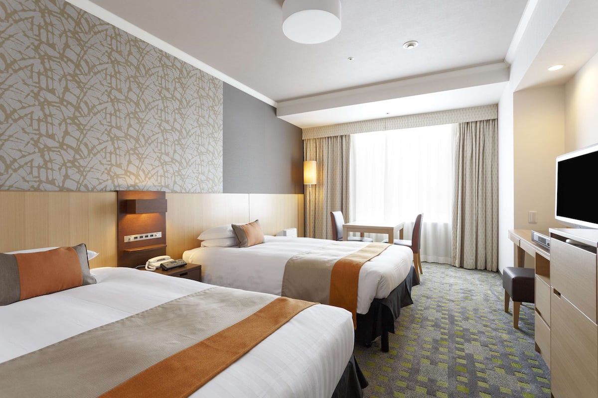 Premium bedding, in-room safe, blackout curtains, iron/ironing board