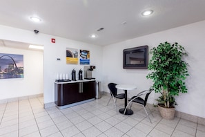 Lobby sitting area - Motel 6 Troy, IL (Troy)