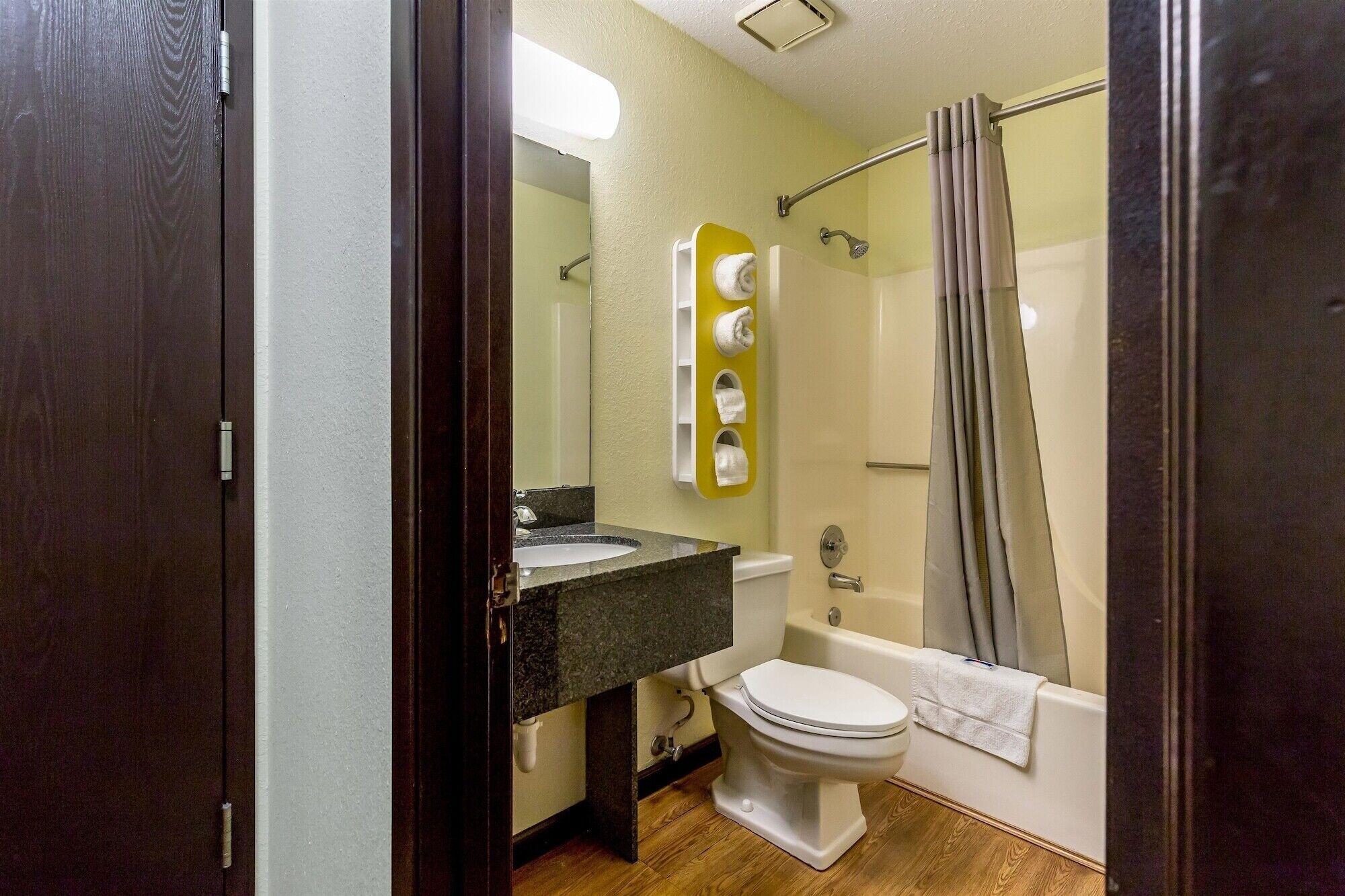 Towels, soap, shampoo, toilet paper