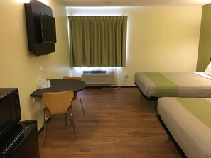 مساحة عمل للكمبيوتر المحمول وواي فاي مجانًا وملاءات أسرّة