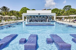 5 barer/lounger, bar i bassenget og bassengbar