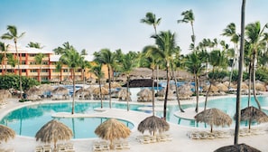 3 outdoor pools, pool umbrellas, sun loungers