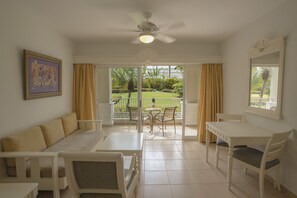 1 bedroom, minibar, in-room safe, desk