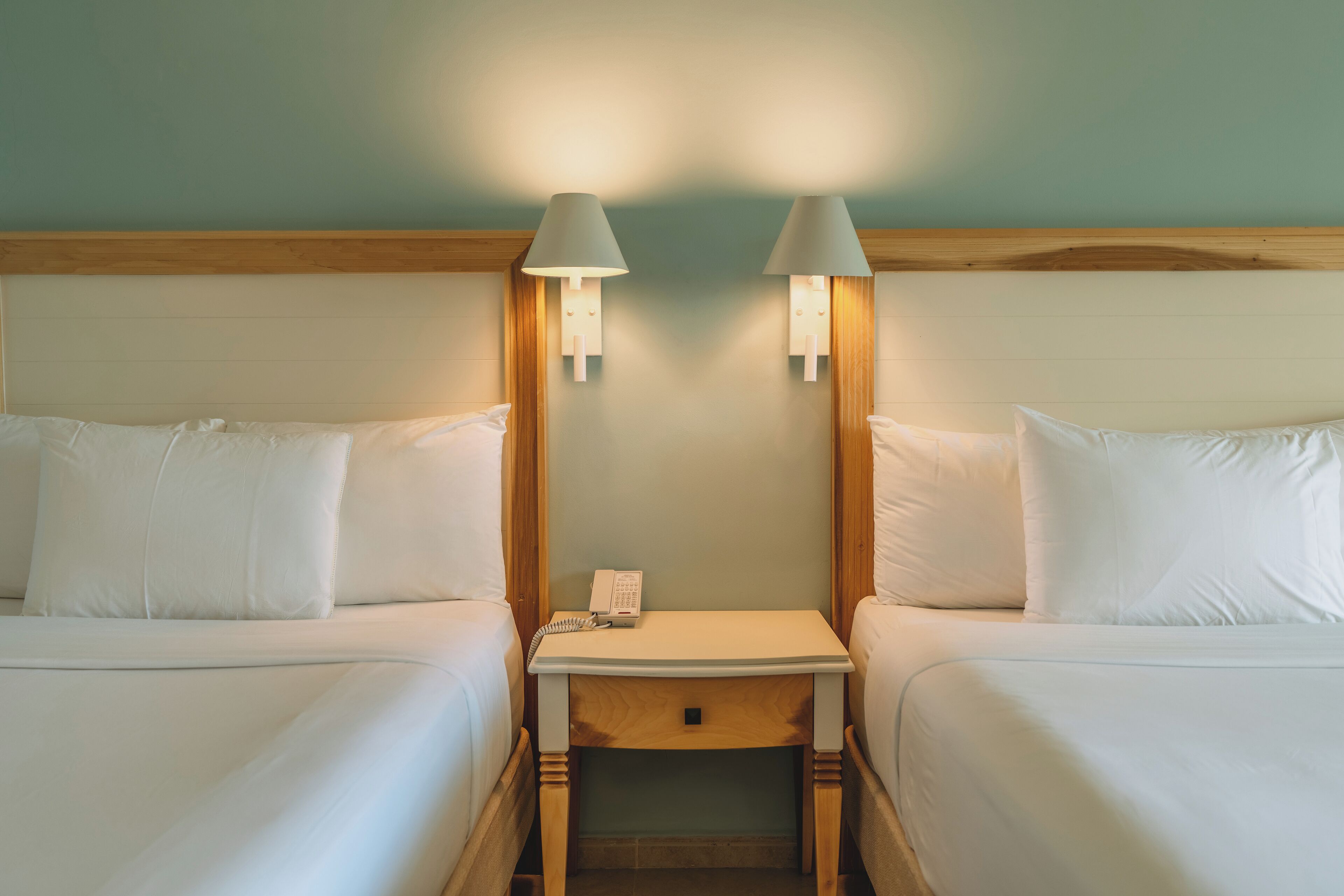 Minibar, una cassaforte in camera, una scrivania, ferro/asse da stiro