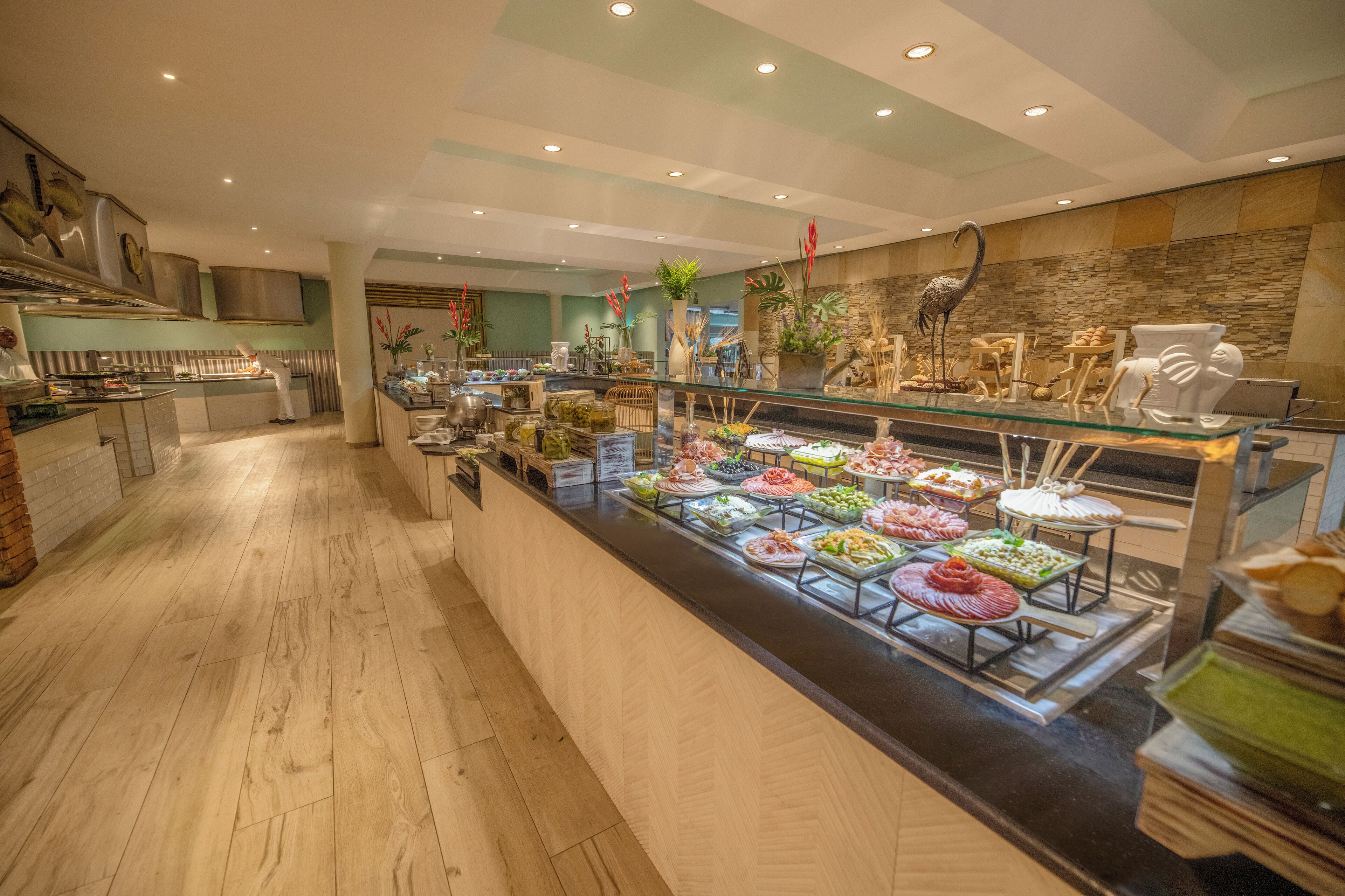 8 restaurants servant le petit déjeuner, spécialités Cuisine américaine